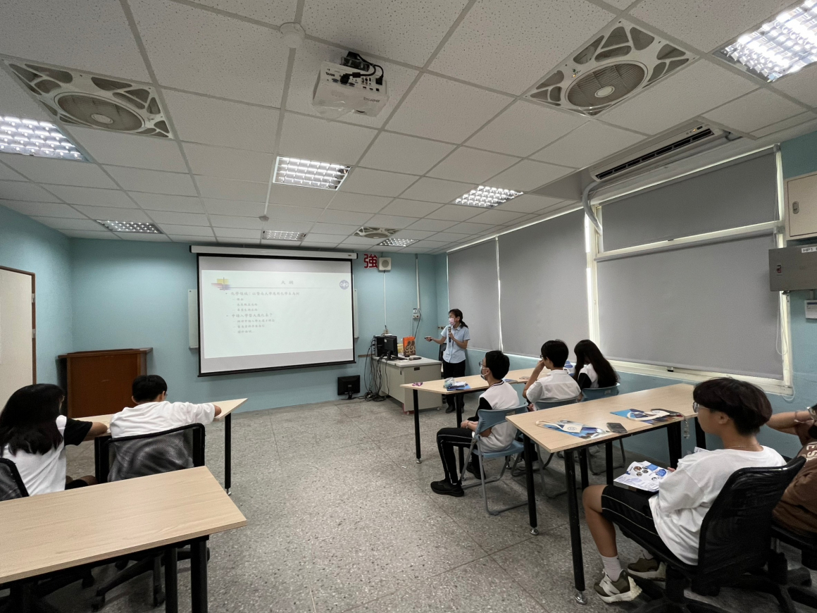 LINE_ALBUM_112.10.23學群講座-國立暨南大學應用化學系_231023_3